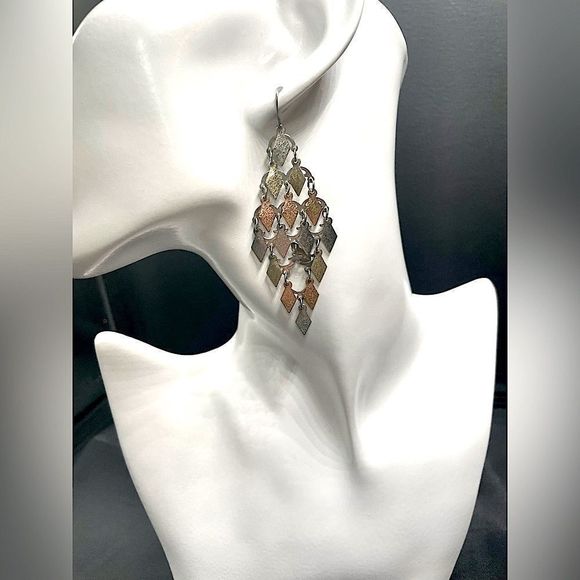 Vntg Tri-Gold Mesh Earrings - Picture 1 of 5